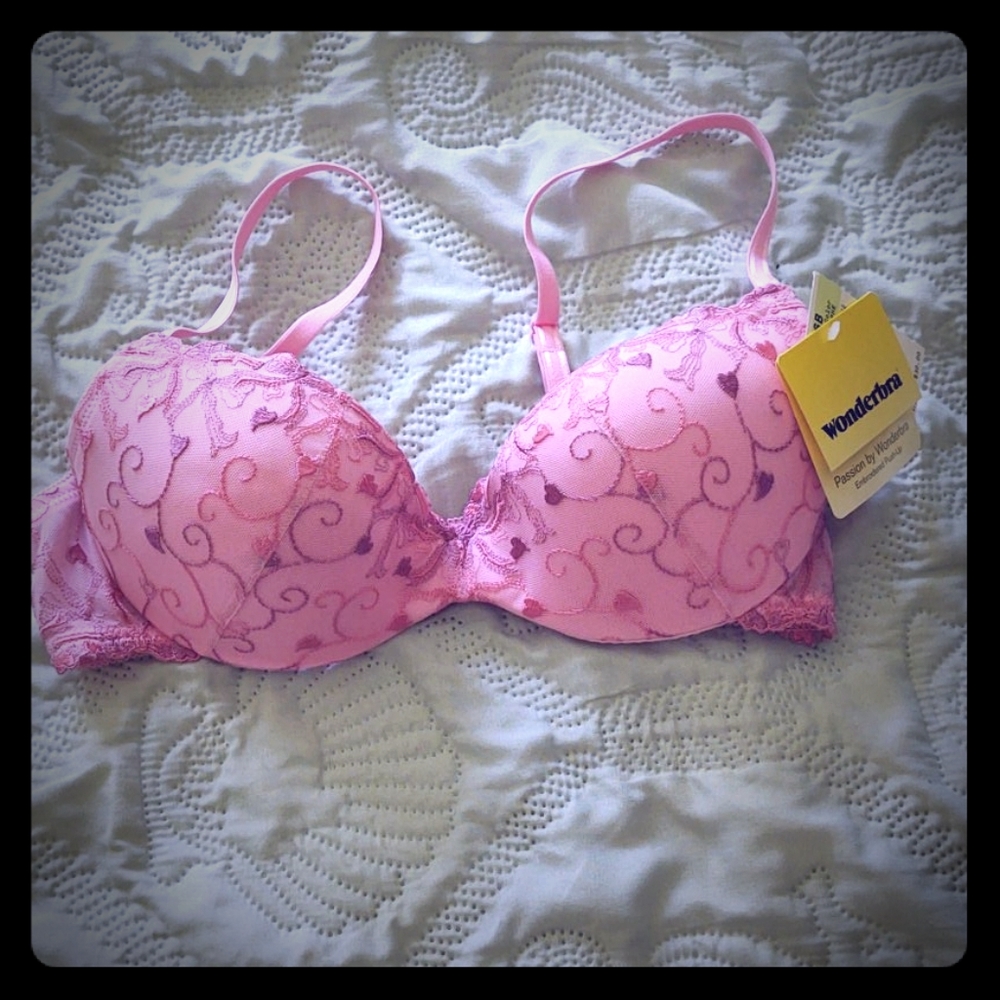Wonderbra pink lace bra